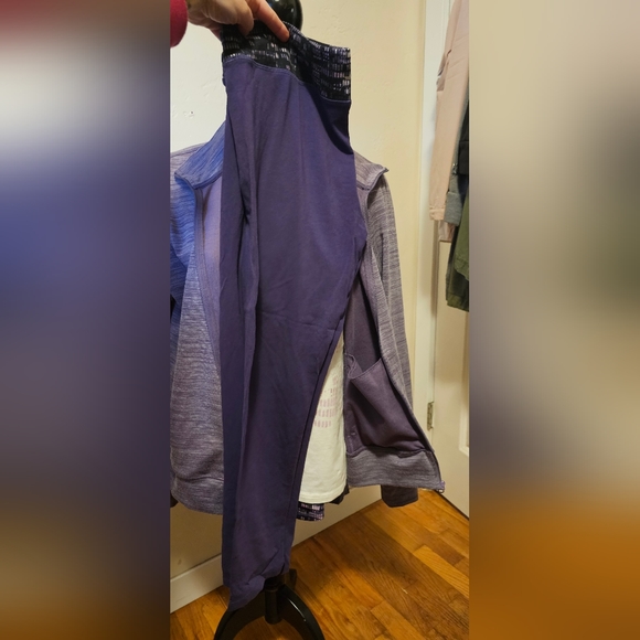 Joe Fresh 4 piece track suit - Picture 10 of 10